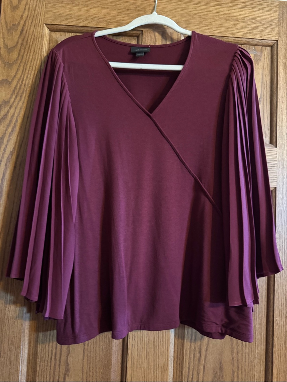J. Jill burgundy top with elegant flowy pleated kimono sleeves